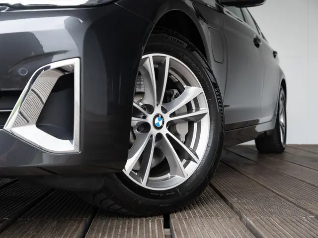 BMW 5 Serie Sedan 530e xDrive 2021 Hybride Benzine 14