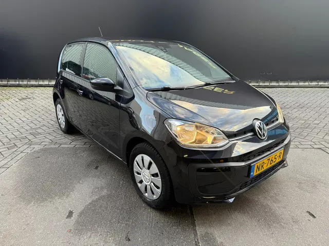 Volkswagen up! 1.0 BMT move up! 2017 Benzine 12