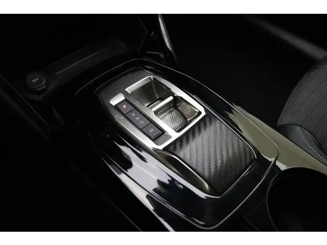Peugeot 208 1.2 PureTech Allure 2022 Benzine 19