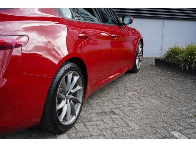 Alfa Romeo Giulia 2.0T Super 2018 Benzine 6