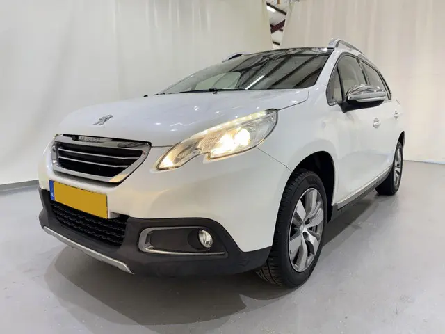 Peugeot 2008 1.2 PureTech 82 Allure Clima 2014 Benzine 3