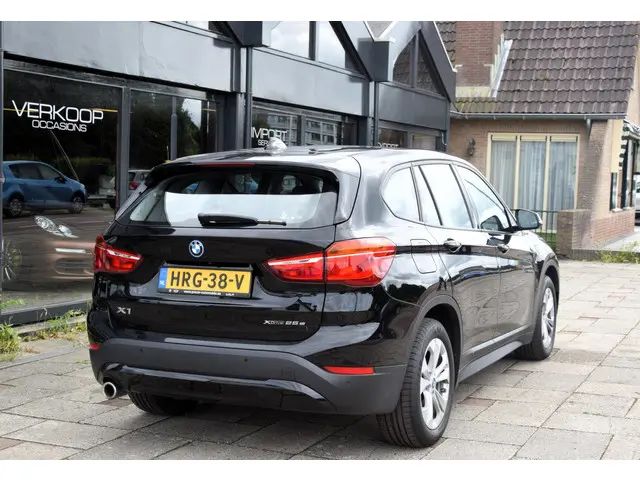BMW X1 XDrive25e 2021 Hybride Benzine 12