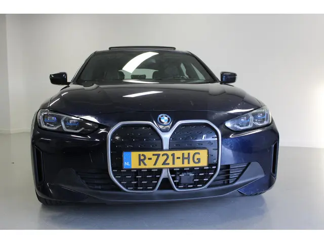 BMW i4 eDrive40 High Executive 84 kWh 2022 Elektrisch 3