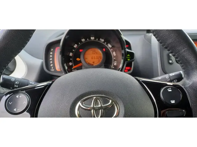 Toyota Aygo 1.0 VVT-i x 2018 Benzine 8