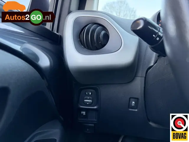 Toyota Aygo 1.0 VVT-i x-play 2014 Benzine 8