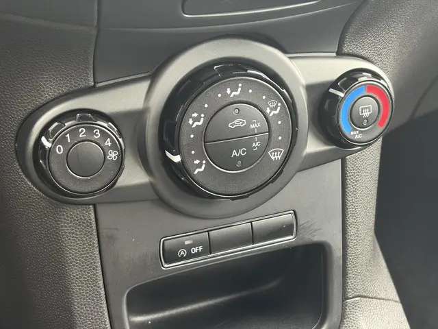 Ford Fiesta 1.0 Champion 2013 Benzine 14