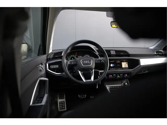 Audi Q3 45 TFSI e Advanced edition 2021 Hybride Benzine 25