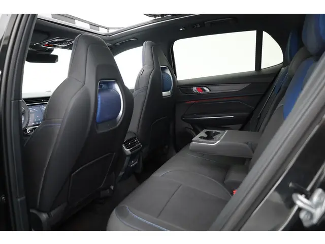 Lynk & Co 01 1.5 2023 Hybride Benzine 35