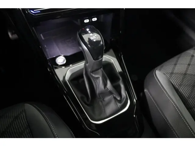 Volkswagen T-Roc 1.5 TSI R-Line Business+ 2022 Benzine 32