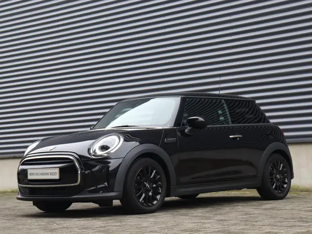 MINI 3-Deurs One 2022 Benzine 28