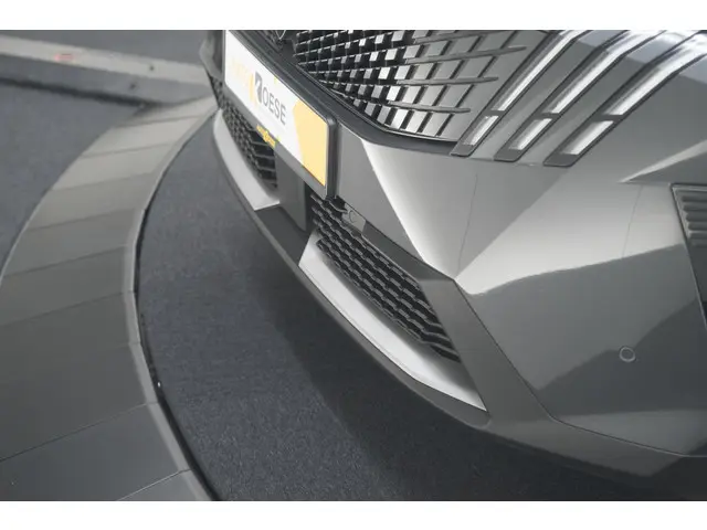 Peugeot 3008 1.2 Hybrid 136 GT 2025 Hybride Benzine 15