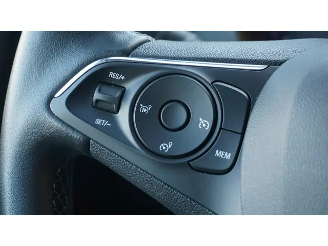 Opel Crossland 1.2 110pk Turbo GS-Line 2023 Benzine 33