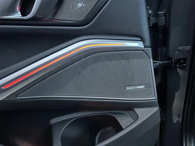 BMW 3 Serie 330e M Sport 2019 Hybride Benzine 24