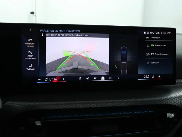 BMW 3 Serie Touring 330e xDrive 2025 Hybride Benzine 7