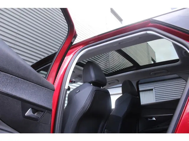 Peugeot 3008 1.2 PureTech Première 2017 Benzine 10