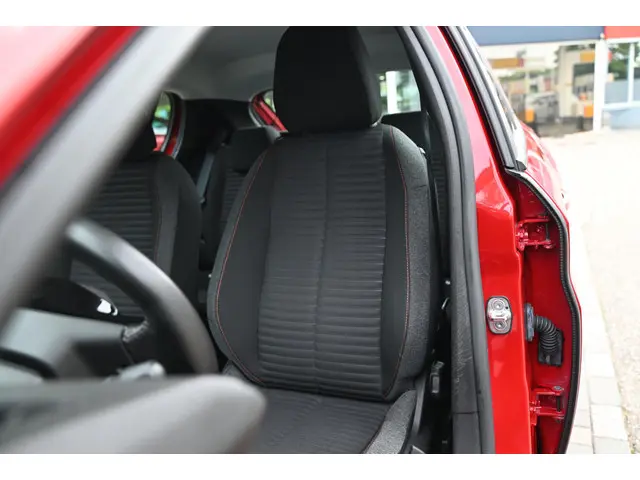 Peugeot 208 1.2 PureTech Active 2020 Benzine 15