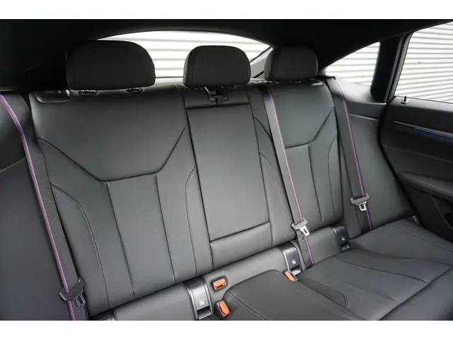 BMW i4 Gran Coupé eDrive35 2025 Elektrisch 10