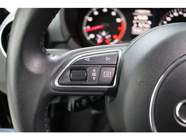 Audi A1 Sportback 1.4 TFSI Pro Line 2012 Benzine 16