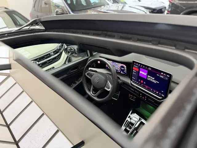 Volkswagen Golf 1.5 R Line 2025 Hybride Benzine 3