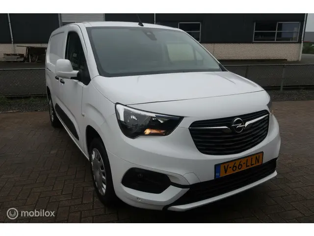Opel Combo 1.2 PureTech 110 S&S L2 MARGE AUTO 2021 Benzine 8