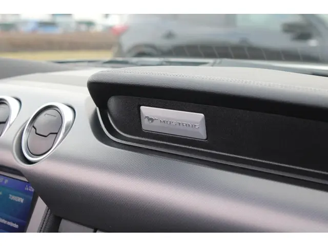 Ford Mustang Convertible 5.0 V8 GT 2022 Benzine 19