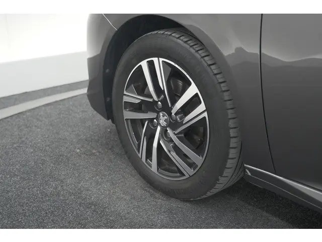 Peugeot 208 PureTech 100 EAT8 Allure 2020 Benzine 19