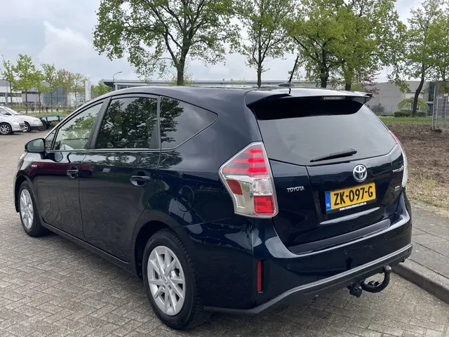 Toyota Prius + 1.8 Comfort 2017 Hybride Benzine 7