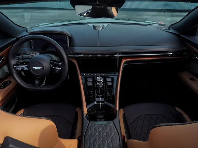 Aston Martin V8 Volante DB12 4.0 2024 Benzine 31