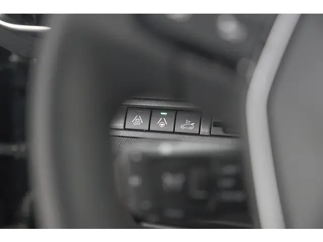 Peugeot 3008 1.2 Hybrid 136 GT 2024 Hybride Benzine 44