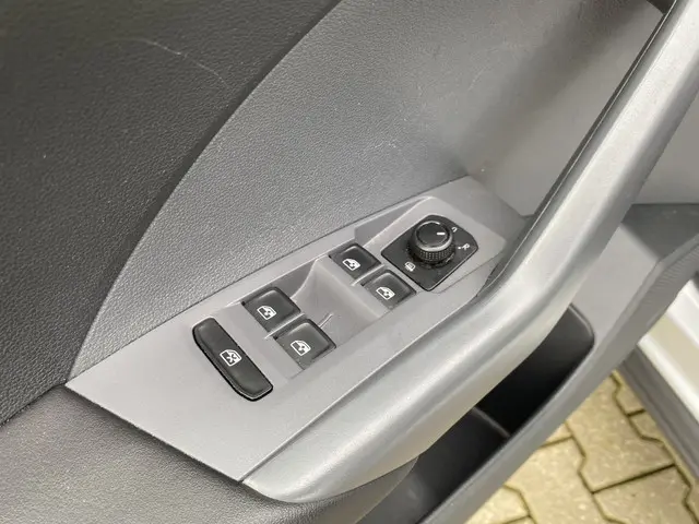 Volkswagen T-Cross 1.0 TSI Life 2020 Benzine 16