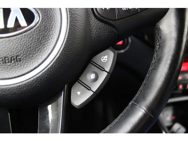 Kia Carens 1.6 GDi Premium Pack 2013 Benzine 20