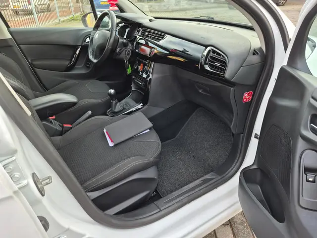 Citroën C3 1.2 VTi Collection 2013 Benzine 12