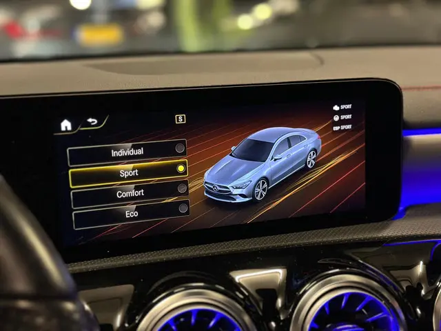 Mercedes-Benz CLA 180 AMG|PANO|SFEER|BOMVOL! 2022 Benzine 16