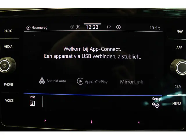 Volkswagen Passat Variant 1.5 TSI Business 2023 Benzine 16