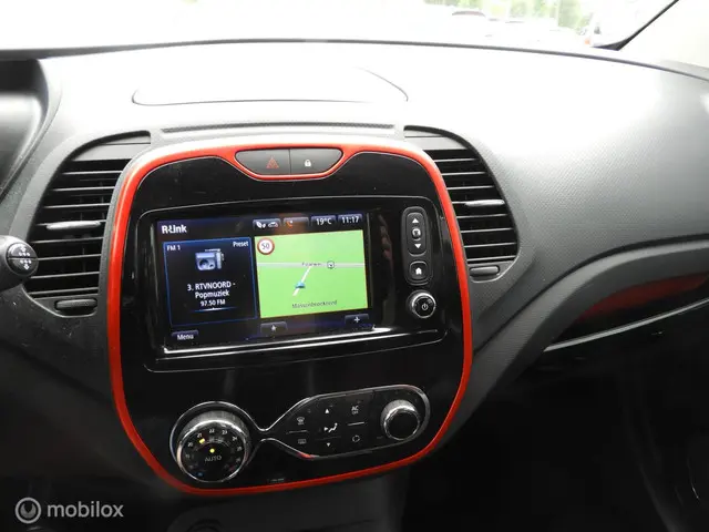 Renault Captur 1.2 TCe Helly Hansen 2015 Benzine 25
