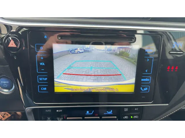 Toyota Auris 1.8 Hybrid Aspiration 2016 Hybride Benzine 11