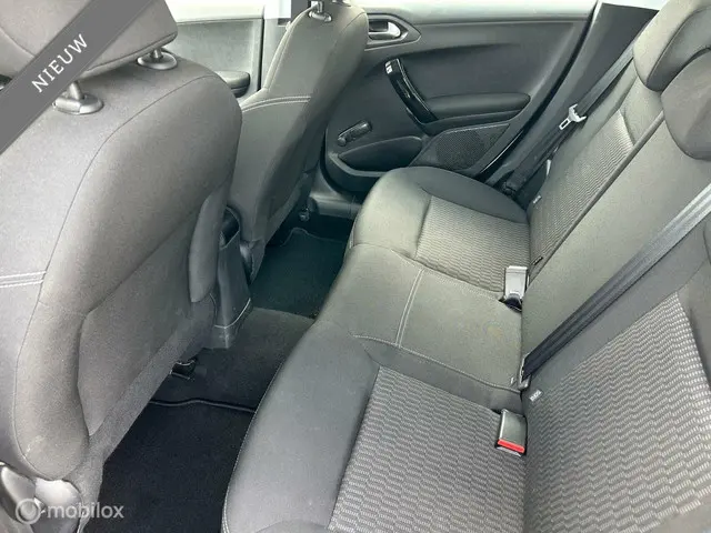 Peugeot 208 1.2 PureTech Active Automaat 2015 Benzine 8