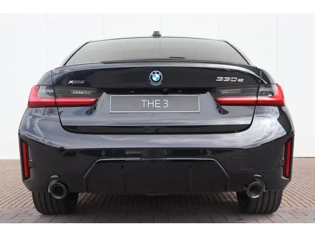 BMW 3 Serie 330e xDrive 2025 Hybride Benzine 8