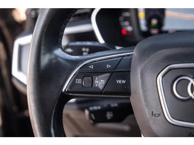 Audi Q3 45 TFSI e edition 2021 Hybride Benzine 27