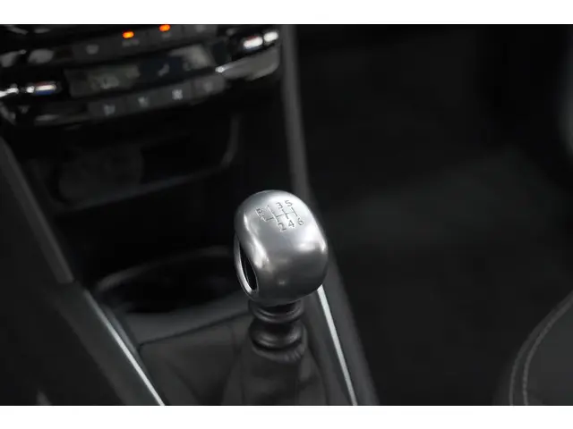 Peugeot 208 PureTech 110 Tech Edition 2018 Benzine 63