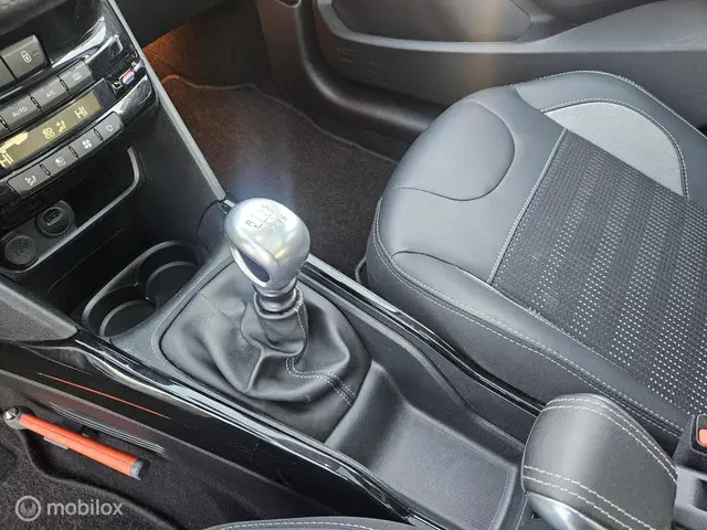 Peugeot 2008 1.2 PureTech GT-Line 2019 Benzine 19