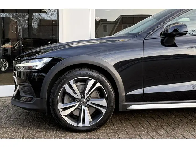 Volvo V60 Cross Country 2.0 B5 AWD 2022 Benzine 7