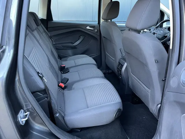 Ford C-MAX 1.5 Titanium 2015 Benzine 25