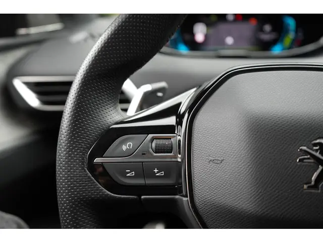 Peugeot 3008 1.6 HYbrid 225 Allure 2022 Hybride Benzine 15