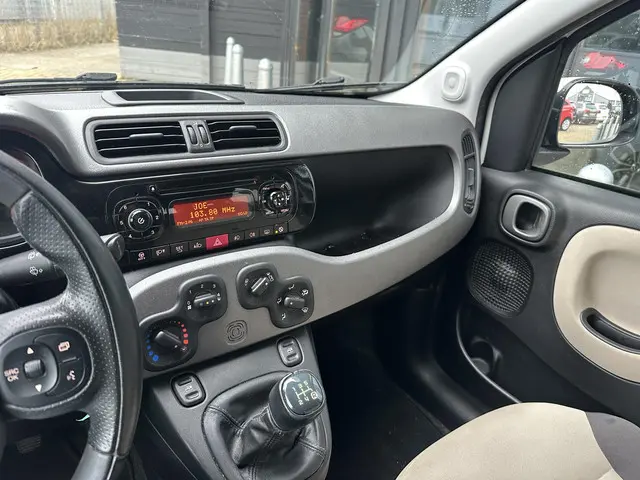 Fiat Panda 0.9 TwinAir Lounge 2013 Benzine 13