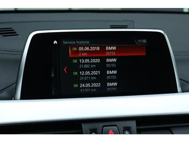 BMW X2 sDrive20i Executive 2018 Benzine 28