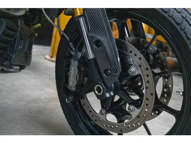 Indian FTR 1200 Carbon *Akrapovic* 2020 Benzine 38