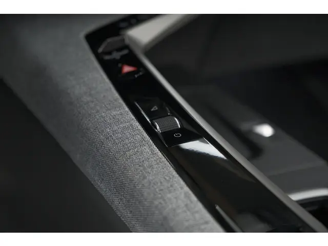 Peugeot 5008 HYbrid 145 e-DCS6 GT 2025 Hybride Benzine 35