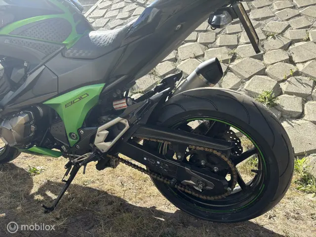 Kawasaki Z800 ABS 2013 Benzine 9