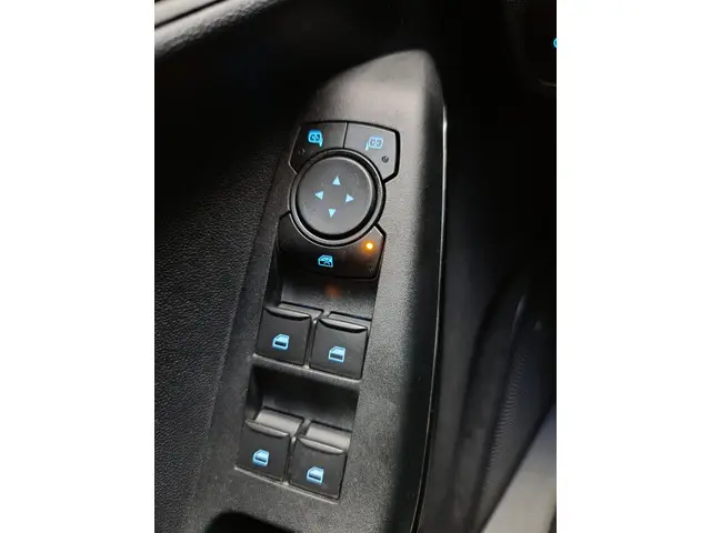 Ford Fiesta 1.0 EcoBoost Hybrid Titanium 2023 Benzine 27